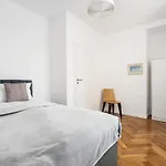 Διαμέρισμα Rycerska With Parking By Renters