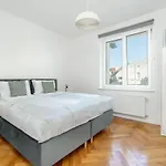 Rycerska With Parking By Renters *