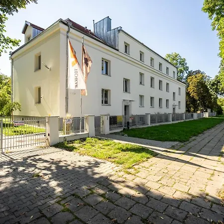 Rycerska With Parking By Renters ポズナン