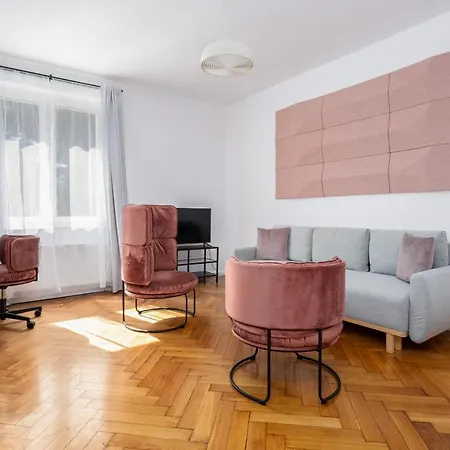 Rycerska With Parking By Renters アパート *