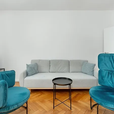 아파트 Rycerska With Parking By Renters