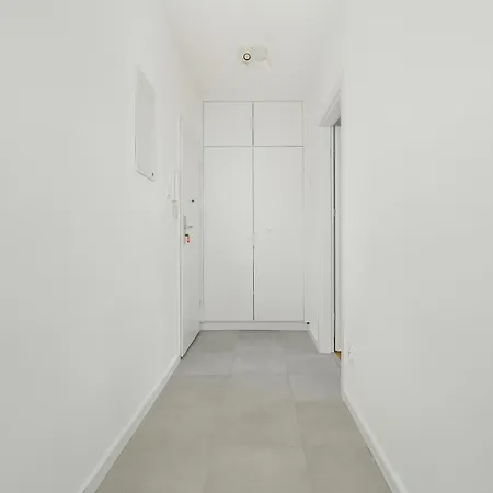 Rycerska With Parking By Renters アパート ポズナン