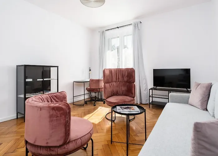 Rycerska With Parking By Renters * Poznan