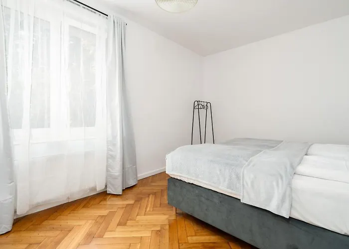 Apartment Rycerska With Parking By Renters *