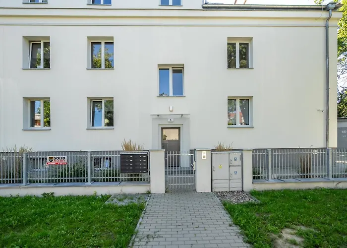 Daire Rycerska With Parking By Renters Poznan