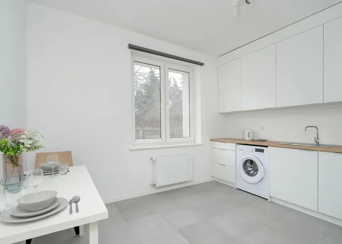 Apartment Rycerska With Parking By Renters Poznan