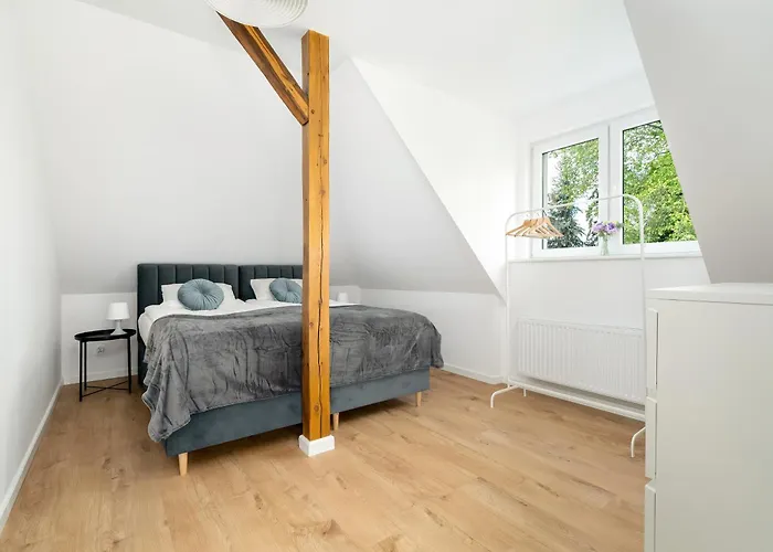 Apartment Rycerska With Parking By Renters Poznan